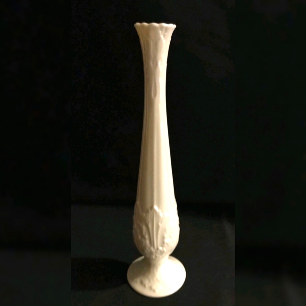 Vintage LENOX Florentine porcelain bud vase